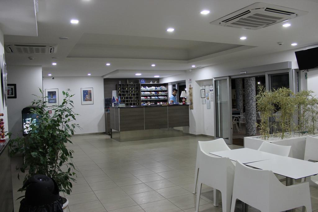 Hotel Poseidon Corigliano Calabro Exterior foto